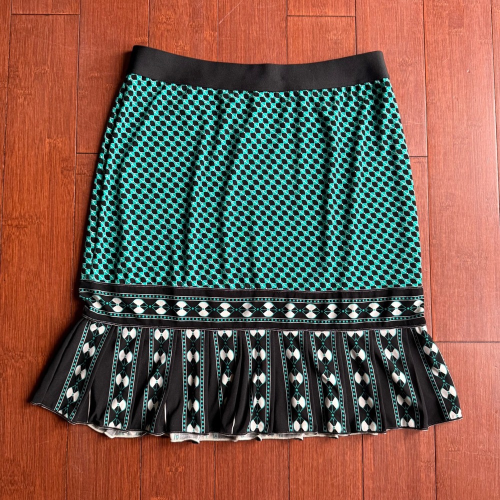 Max Studio Black and Green Patterened Skirt‎